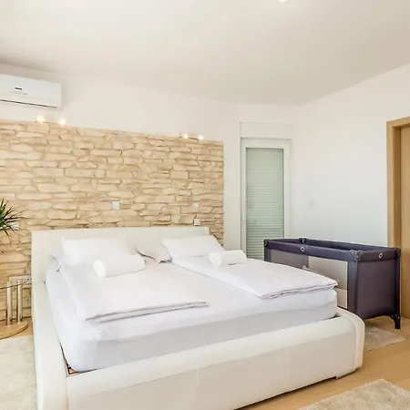 Vilă Vila Sv. Theodor